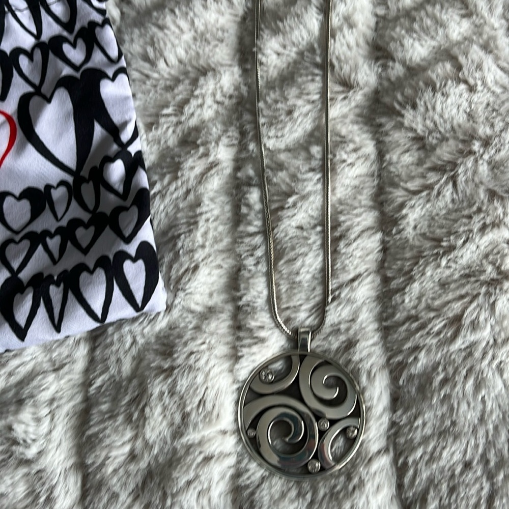 Brighton London Groove swirl circle pendant, reversible. - Picture 2 of 5